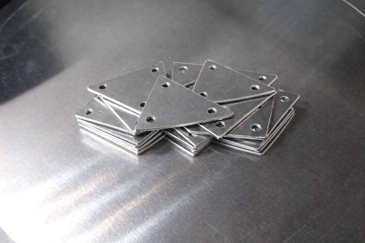 Технологические особенности лазерной резки алюминиевых сплавов для предприятий в {CITY_PR}